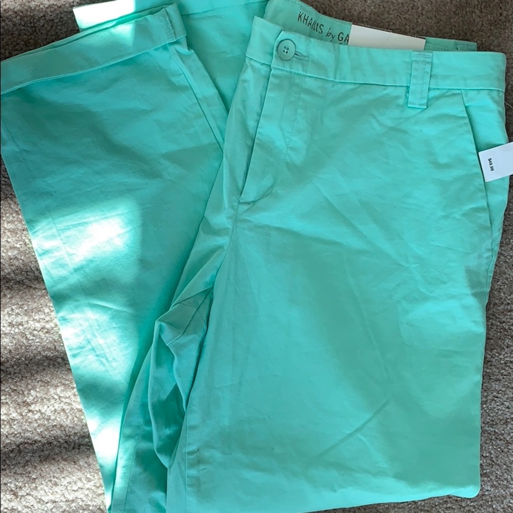NWT Gap Capris